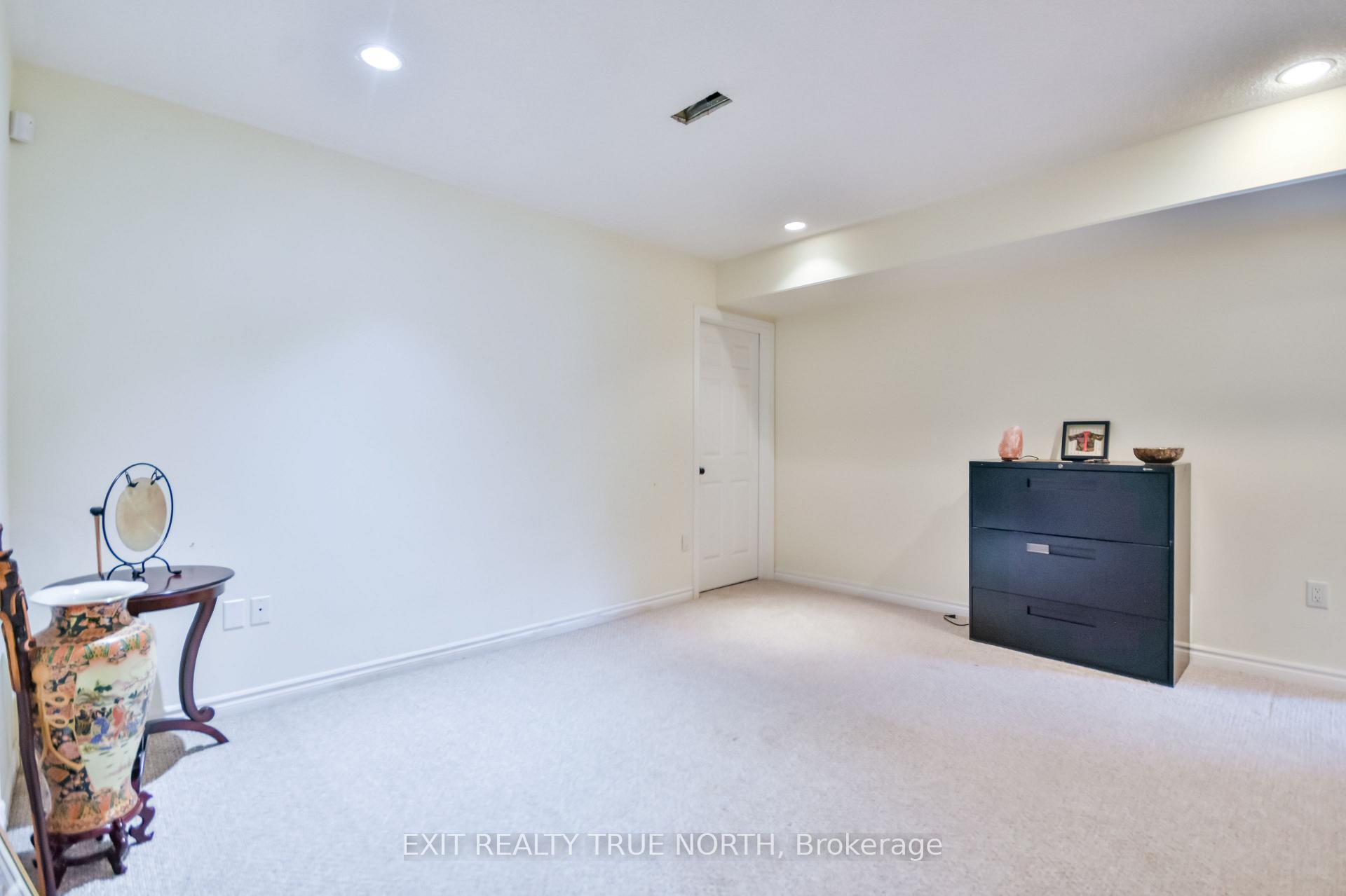 Photo 32 of 44 Graham Street, Springwater, Elmvale — HOMEH