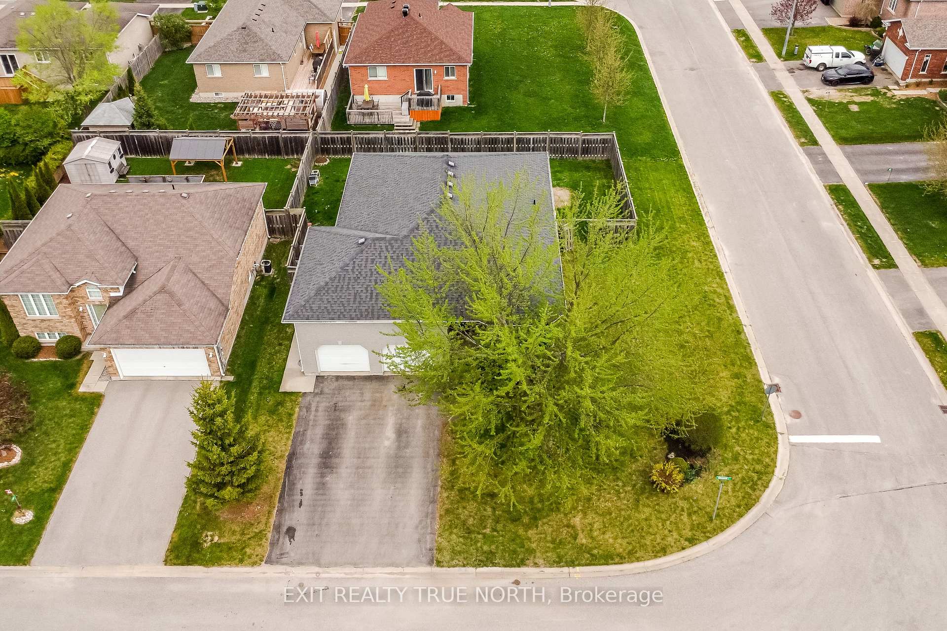 Photo 40 of 44 Graham Street, Springwater, Elmvale — HOMEH