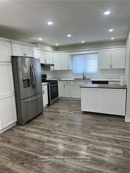 Photo 4 of Unit Upper Level, 4 C Dixie Road, St. Catharines, Fairview — HOMEH