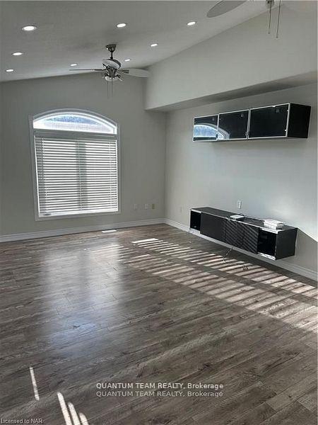 Photo 8 of Unit Upper Level, 4 C Dixie Road, St. Catharines, Fairview — HOMEH