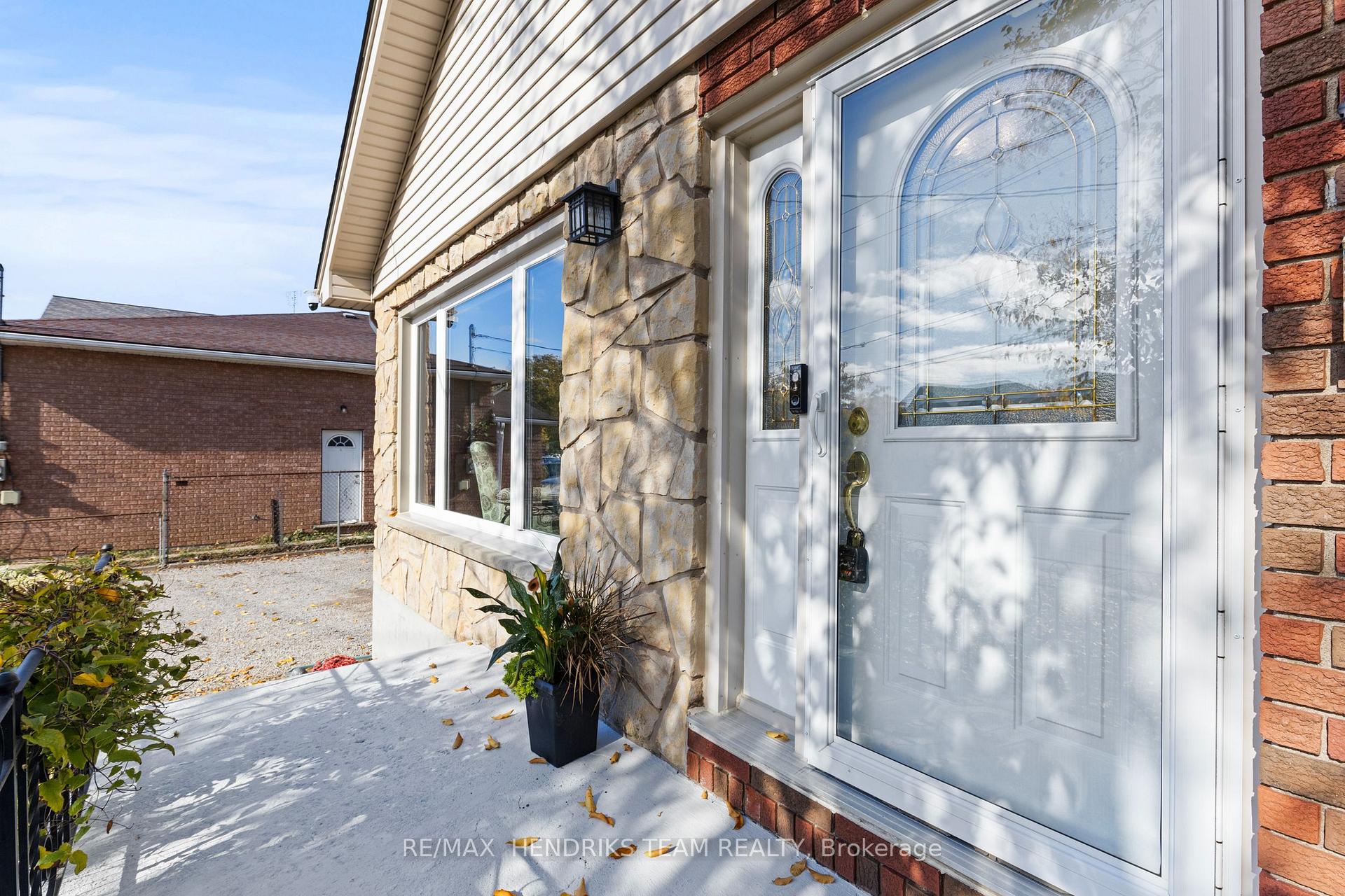 Photo 3 of 168 Rykert Street, St. Catharines, Rykert/Vansickle — HOMEH
