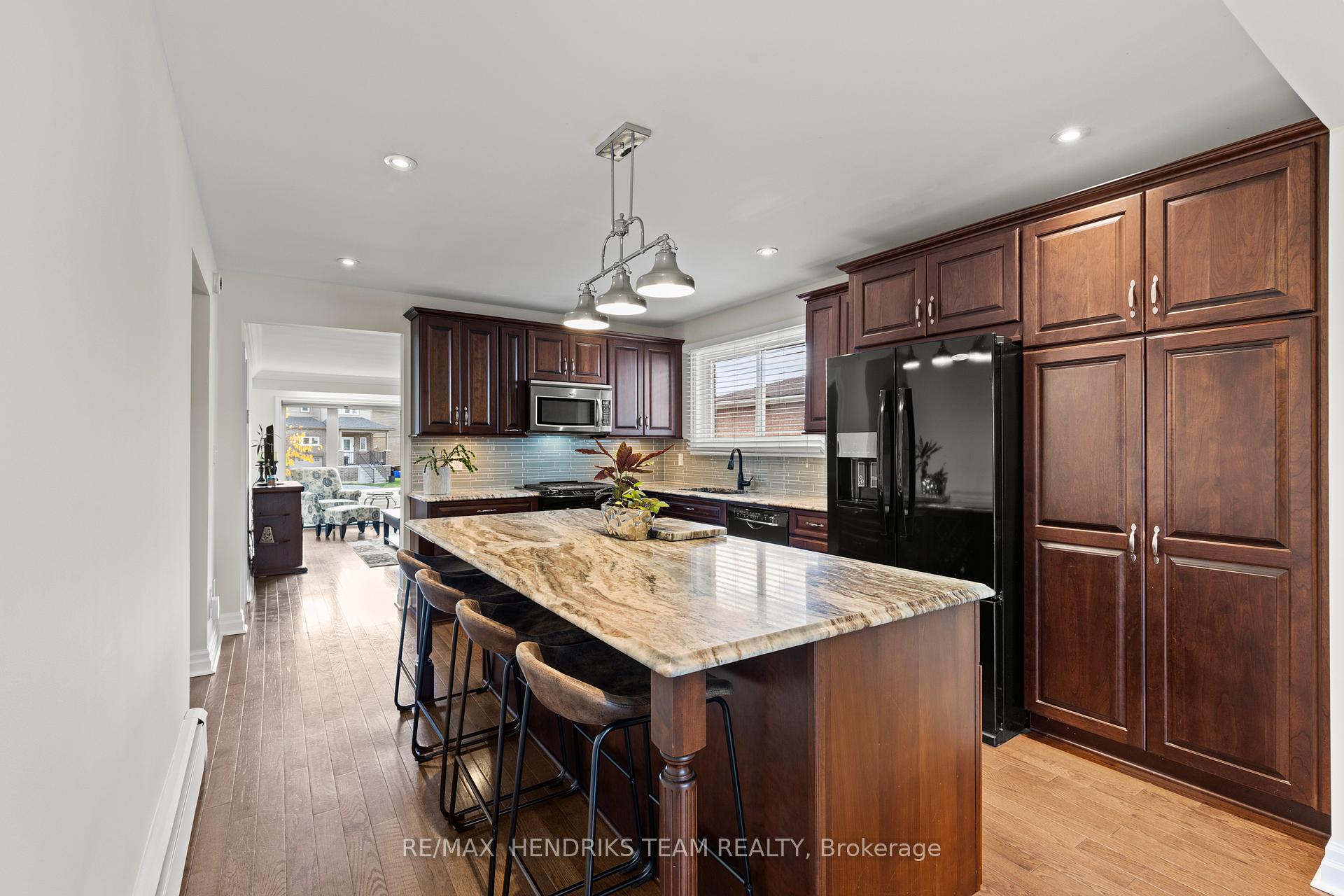 Photo 11 of 168 Rykert Street, St. Catharines, Rykert/Vansickle — HOMEH
