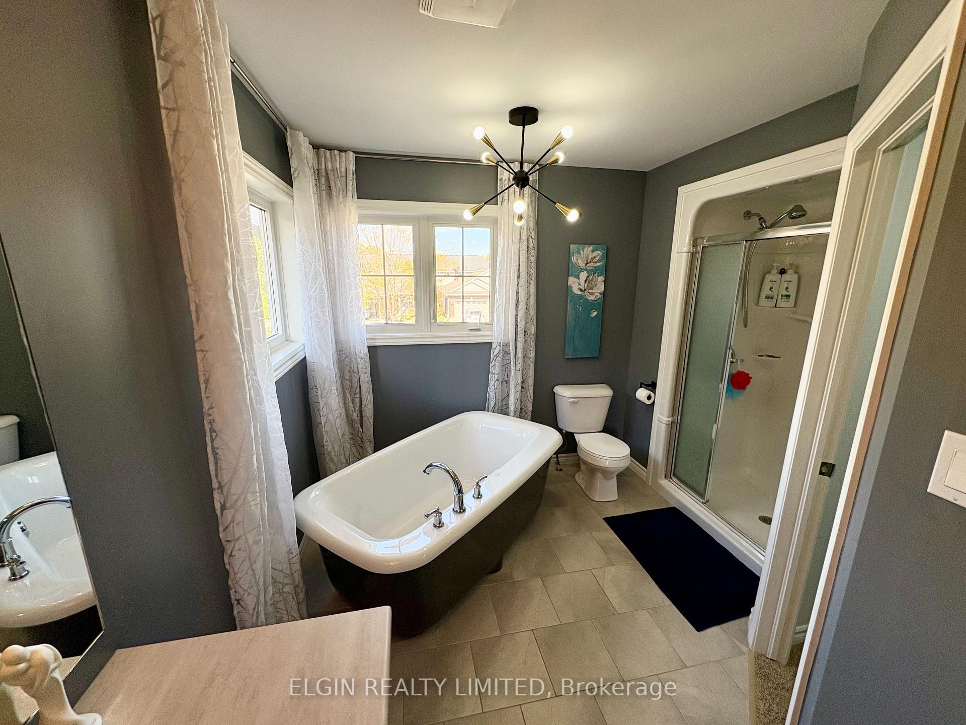 Photo 14 of 10 Ambleside Drive, St. Thomas — HOMEH