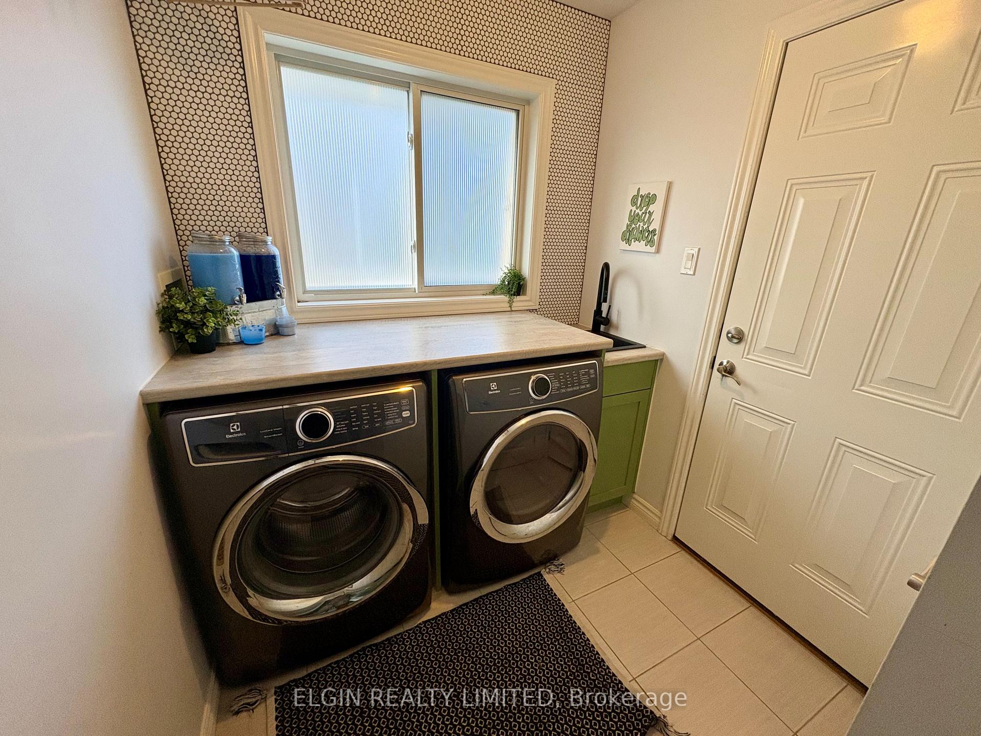 Photo 21 of 10 Ambleside Drive, St. Thomas — HOMEH