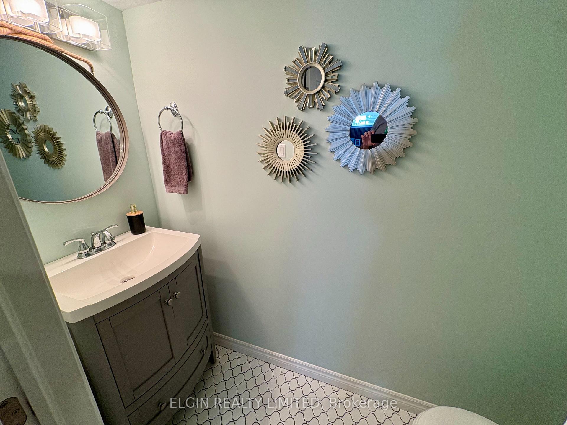 Photo 23 of 10 Ambleside Drive, St. Thomas — HOMEH