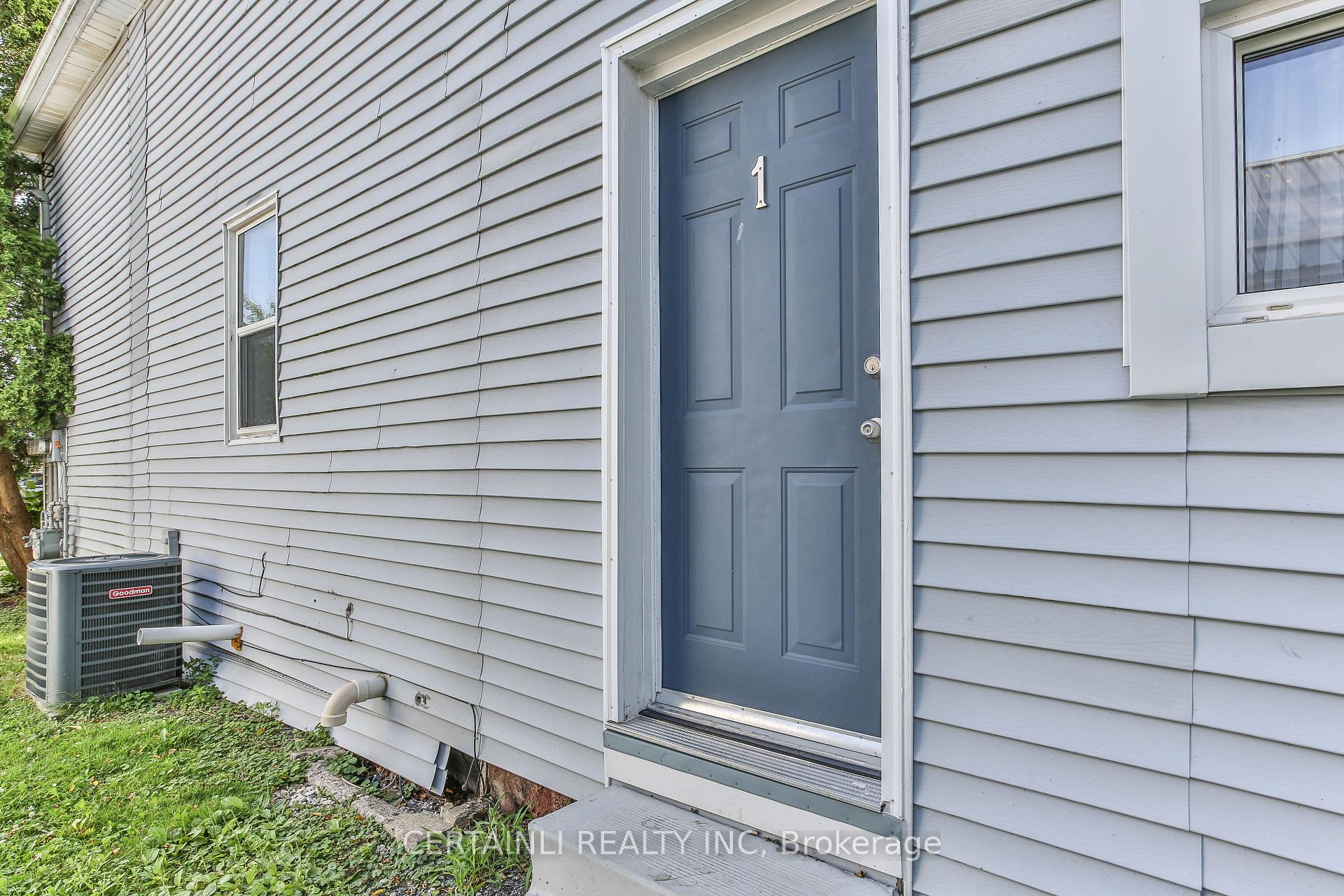 Photo 7 of 54 Elizabeth Street, St. Thomas — HOMEH
