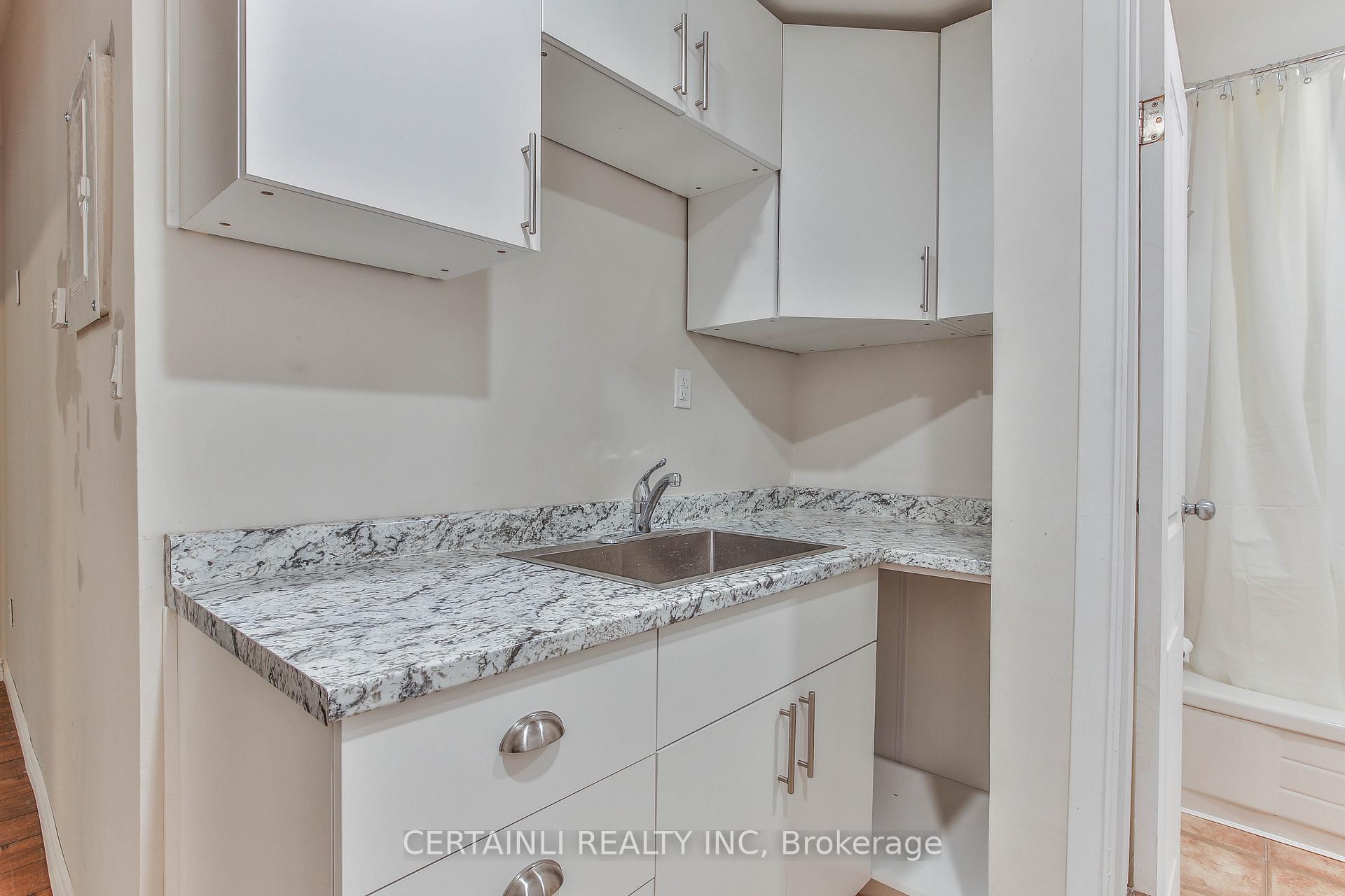 Photo 11 of 54 Elizabeth Street, St. Thomas — HOMEH