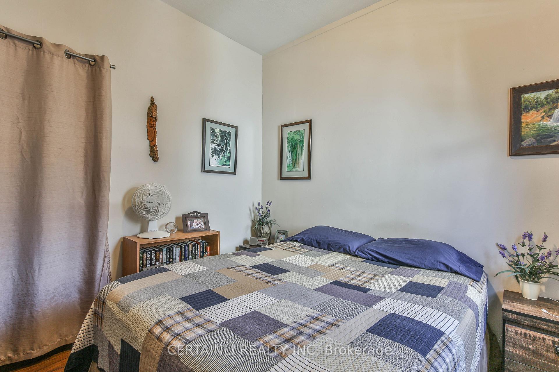 Photo 14 of 54 Elizabeth Street, St. Thomas — HOMEH