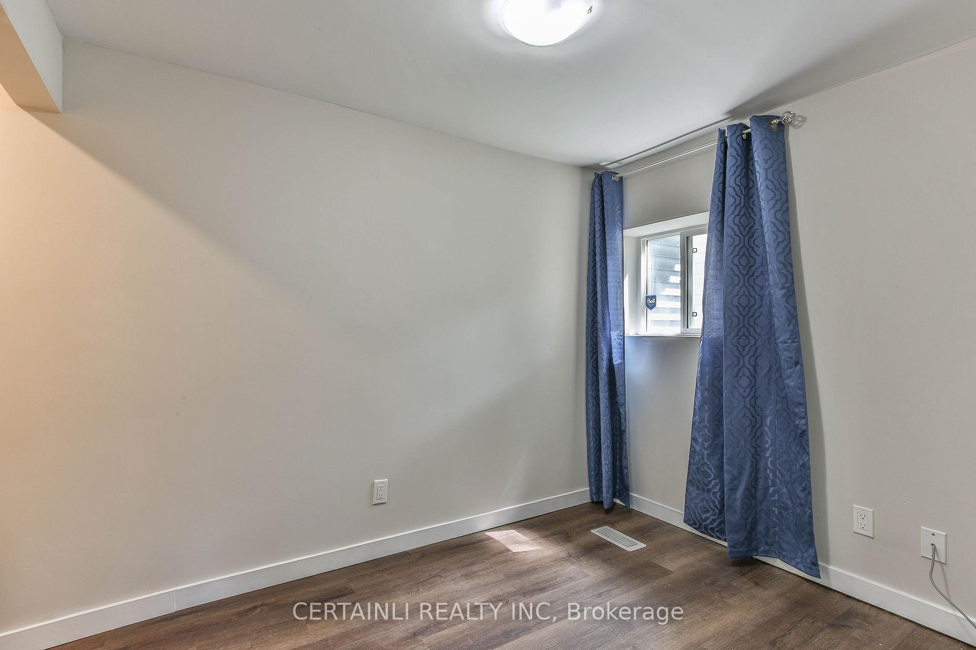 Photo 20 of 54 Elizabeth Street, St. Thomas — HOMEH
