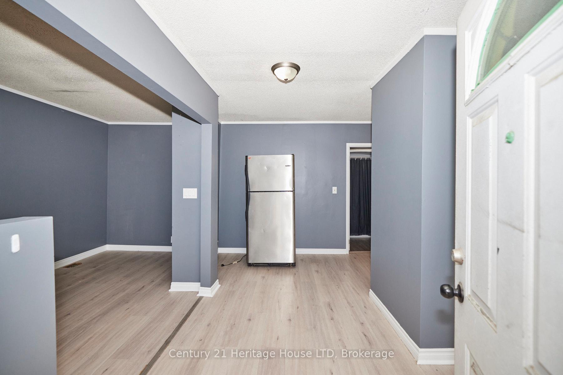 Photo 4 of 407 Welland Avenue, St. Catharines, Facer — HOMEH