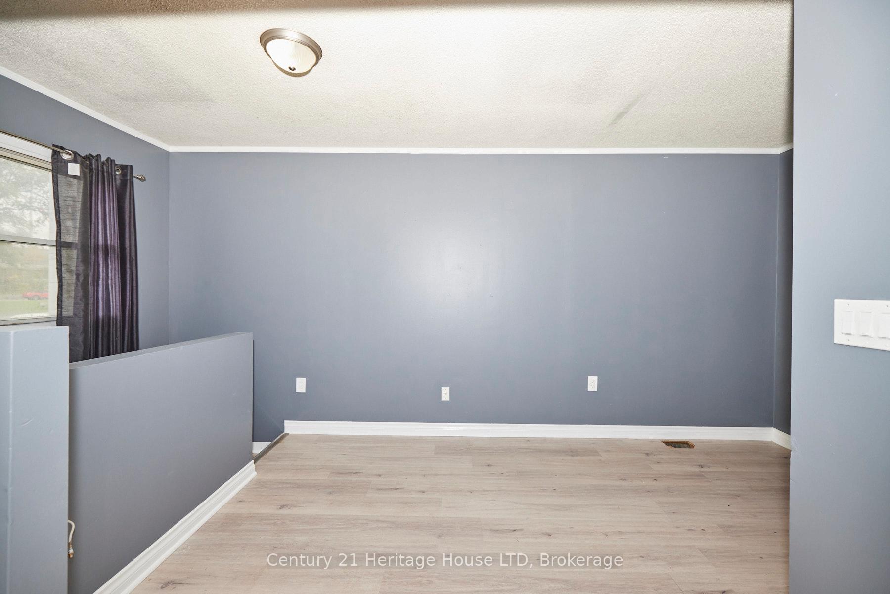 Photo 7 of 407 Welland Avenue, St. Catharines, Facer — HOMEH