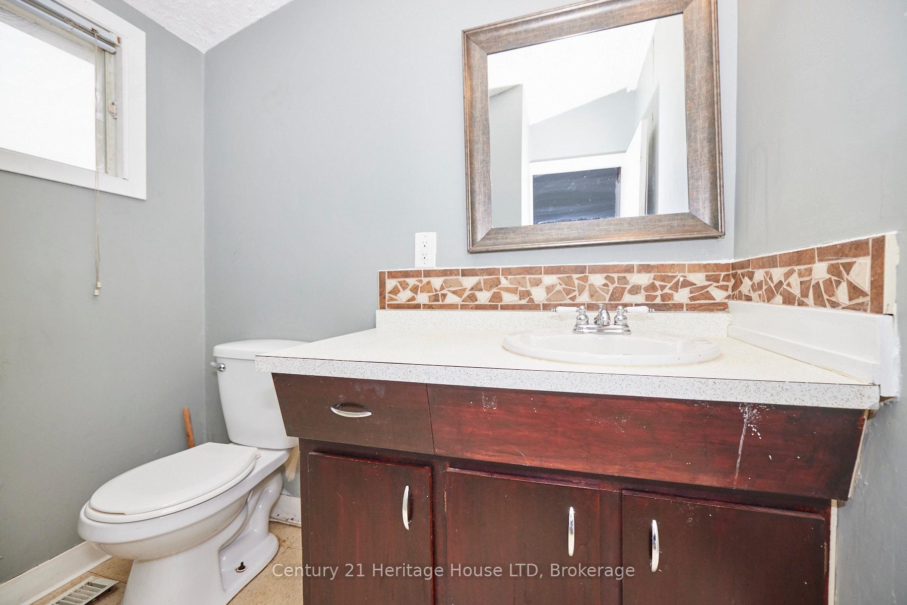 Photo 20 of 407 Welland Avenue, St. Catharines, Facer — HOMEH