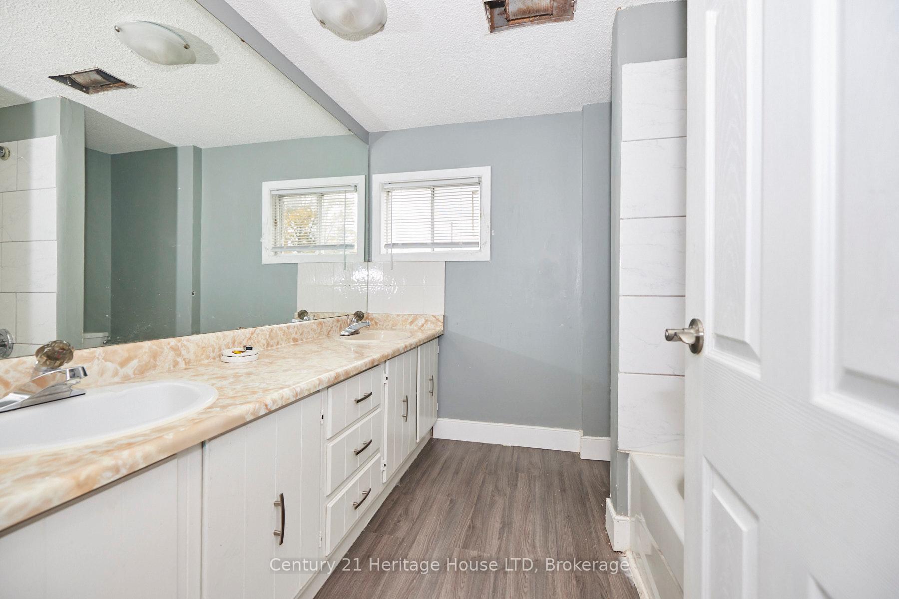 Photo 26 of 407 Welland Avenue, St. Catharines, Facer — HOMEH