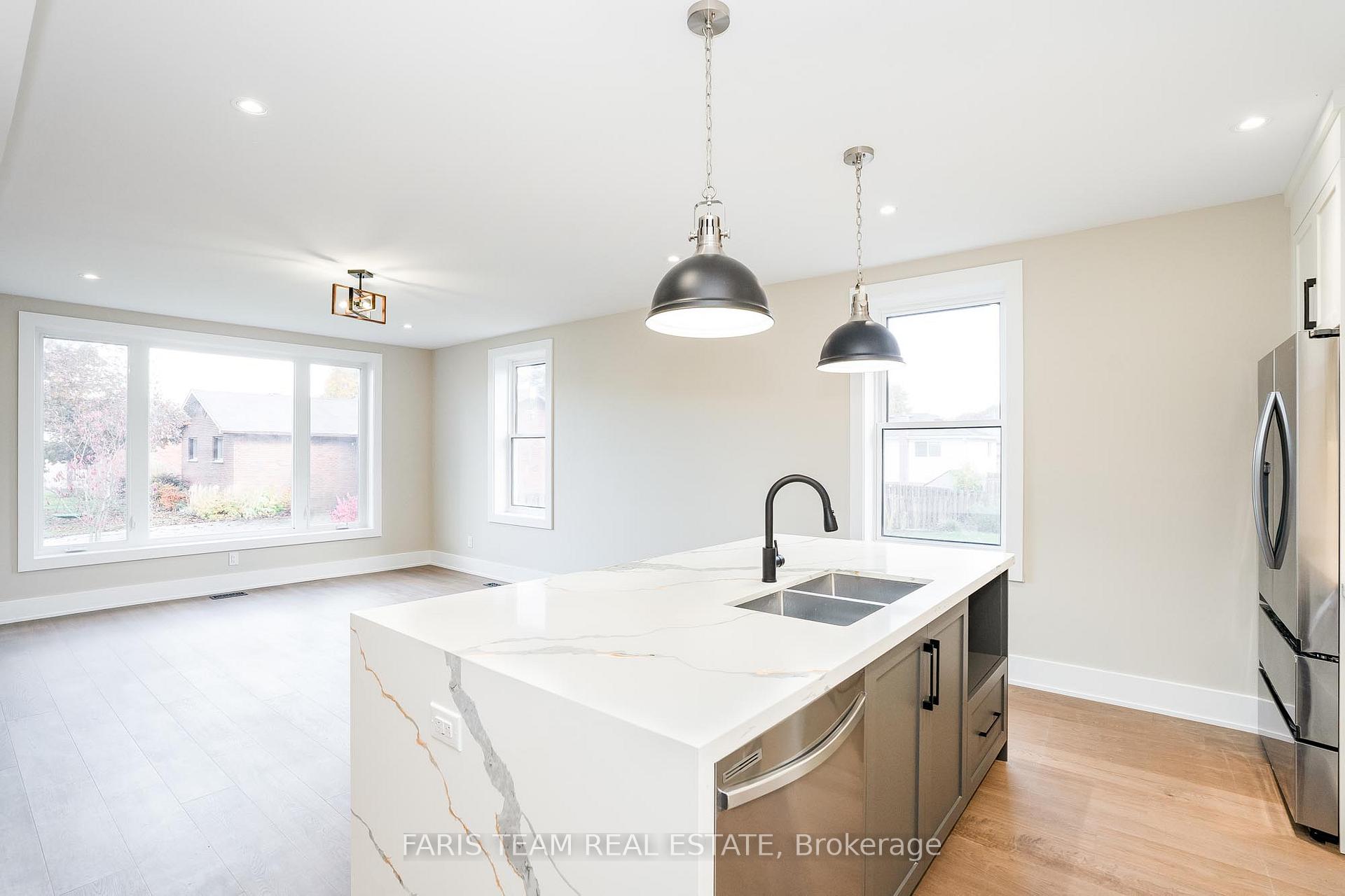 Photo 5 of 9 Bertram Drive, Springwater, Elmvale — HOMEH