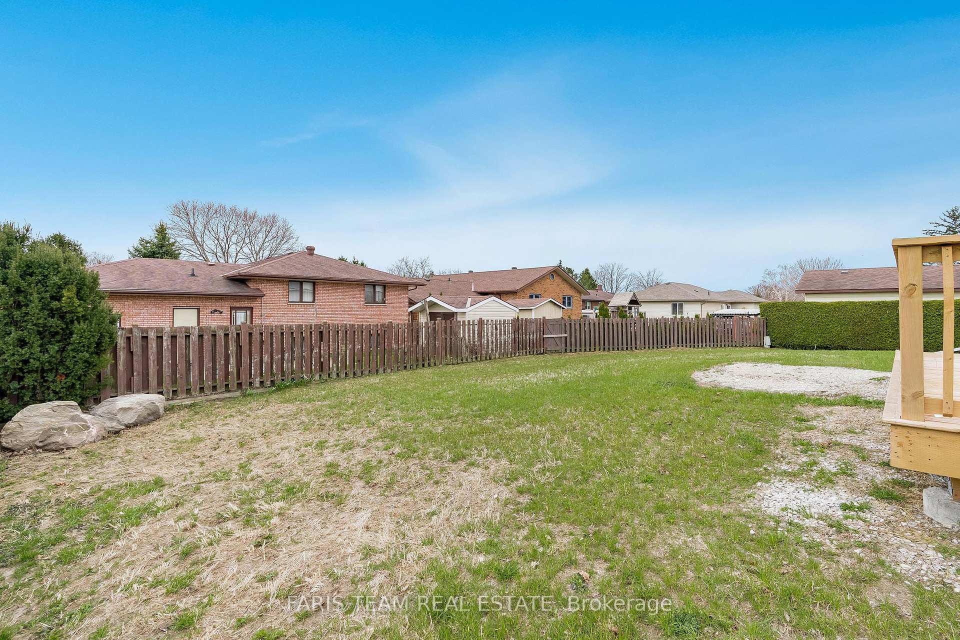 Photo 26 of 9 Bertram Drive, Springwater, Elmvale — HOMEH