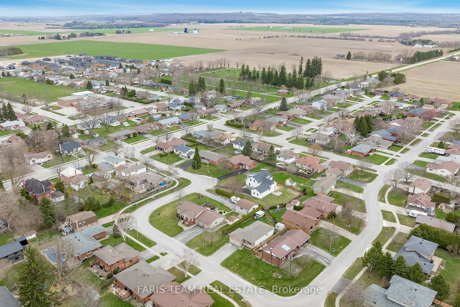 Photo 32 of 9 Bertram Drive, Springwater, Elmvale — HOMEH