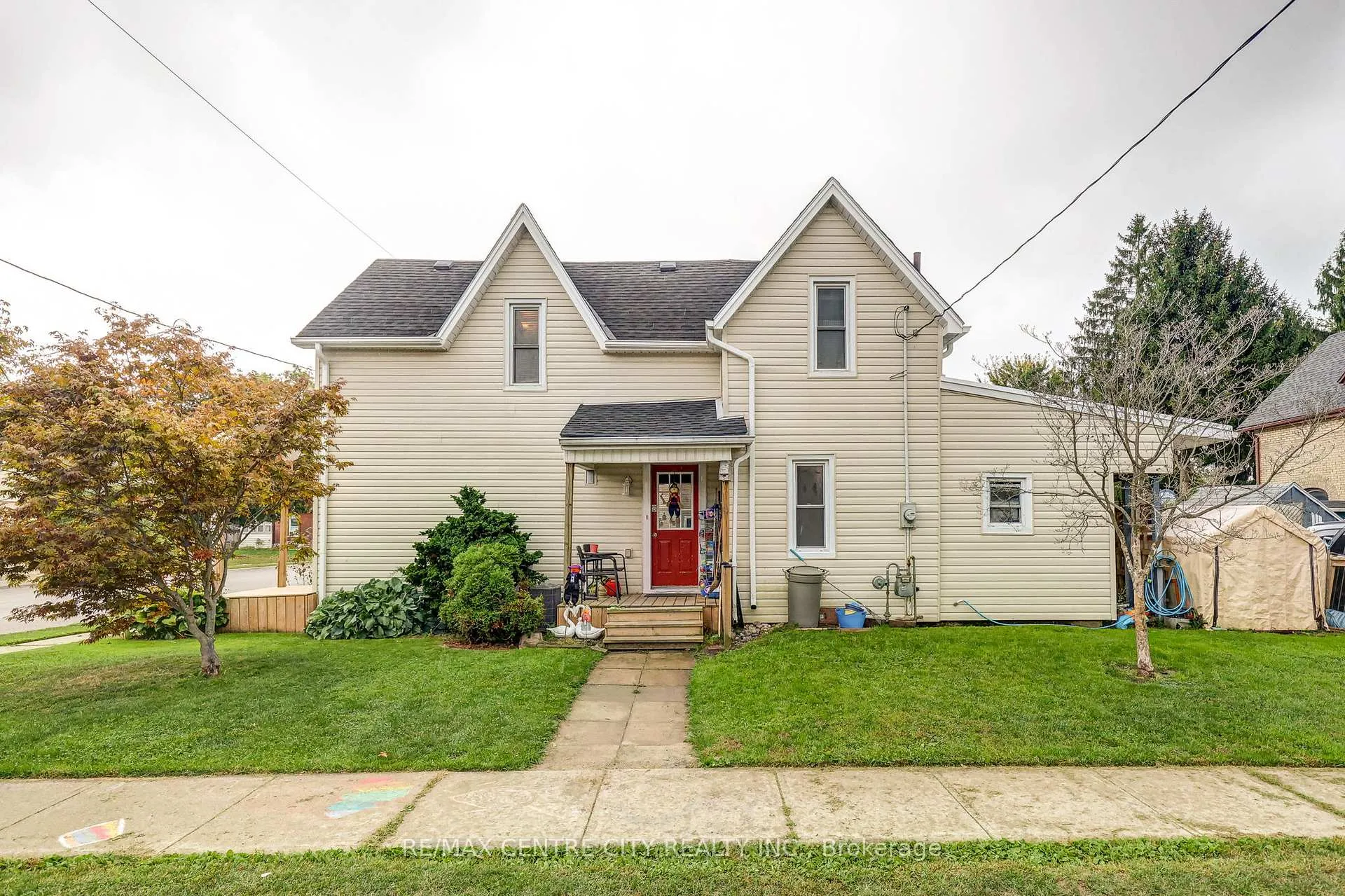 Photo 2 of 270 Ross Street, St. Thomas — HOMEH