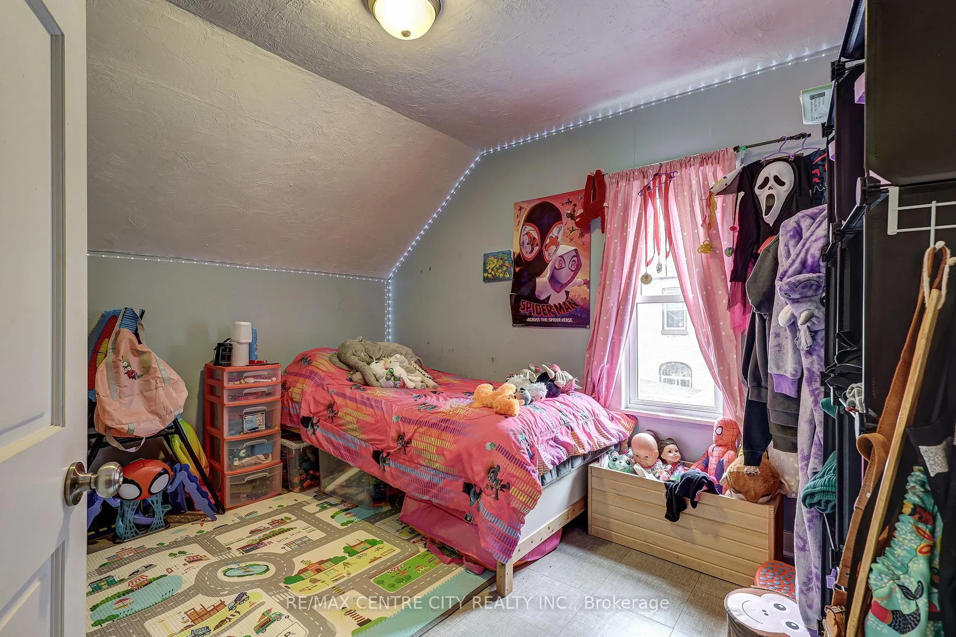 Photo 21 of 270 Ross Street, St. Thomas — HOMEH