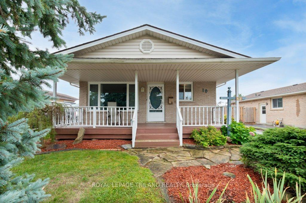 Photo 2 of 19 Paddon Street, St. Thomas — HOMEH