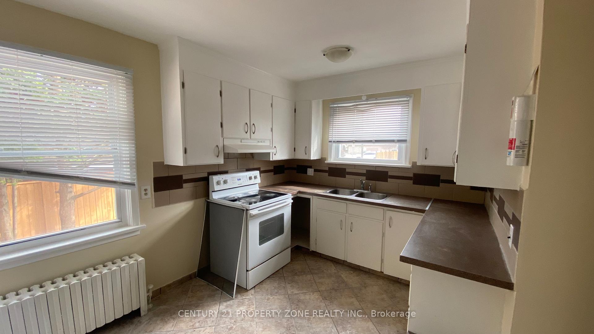 Photo 2 of Unit Upper, 9 Pinedale Avenue, St. Catharines, Haig — HOMEH