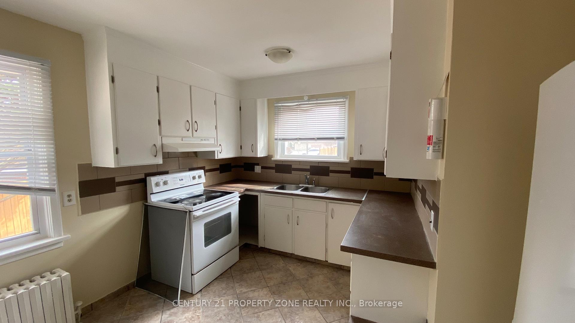 Photo 3 of Unit Upper, 9 Pinedale Avenue, St. Catharines, Haig — HOMEH