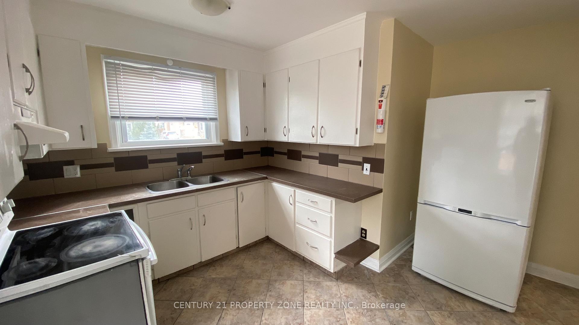 Photo 4 of Unit Upper, 9 Pinedale Avenue, St. Catharines, Haig — HOMEH