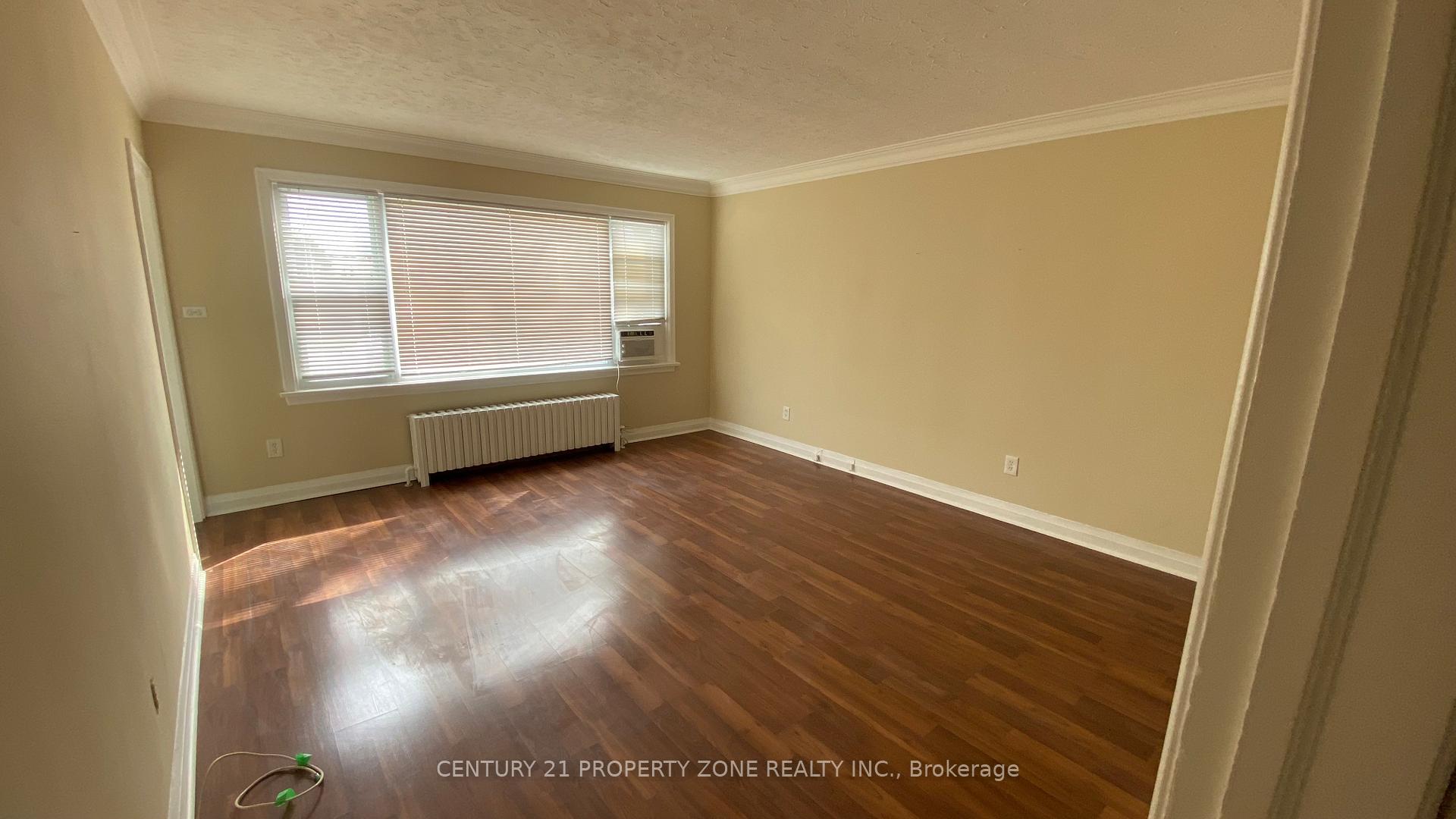 Photo 5 of Unit Upper, 9 Pinedale Avenue, St. Catharines, Haig — HOMEH