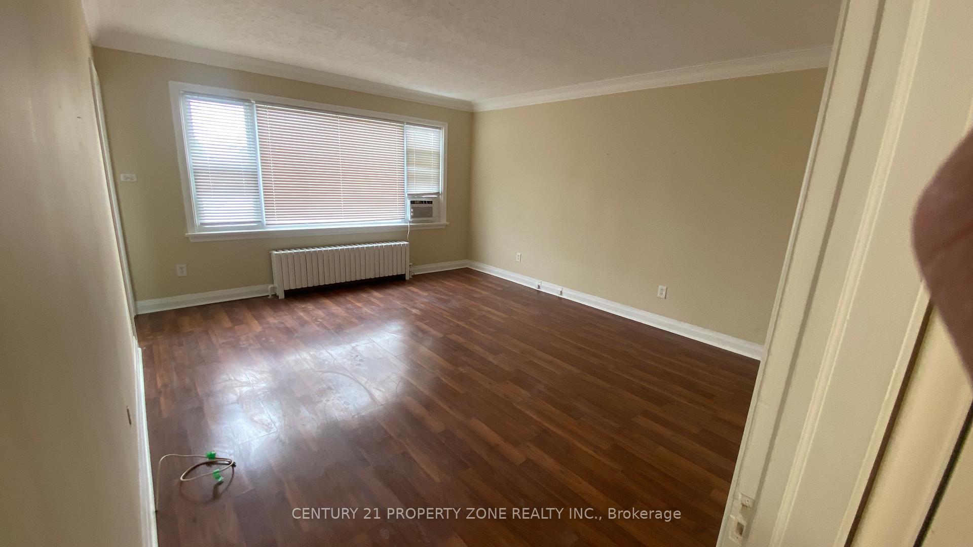 Photo 8 of Unit Upper, 9 Pinedale Avenue, St. Catharines, Haig — HOMEH