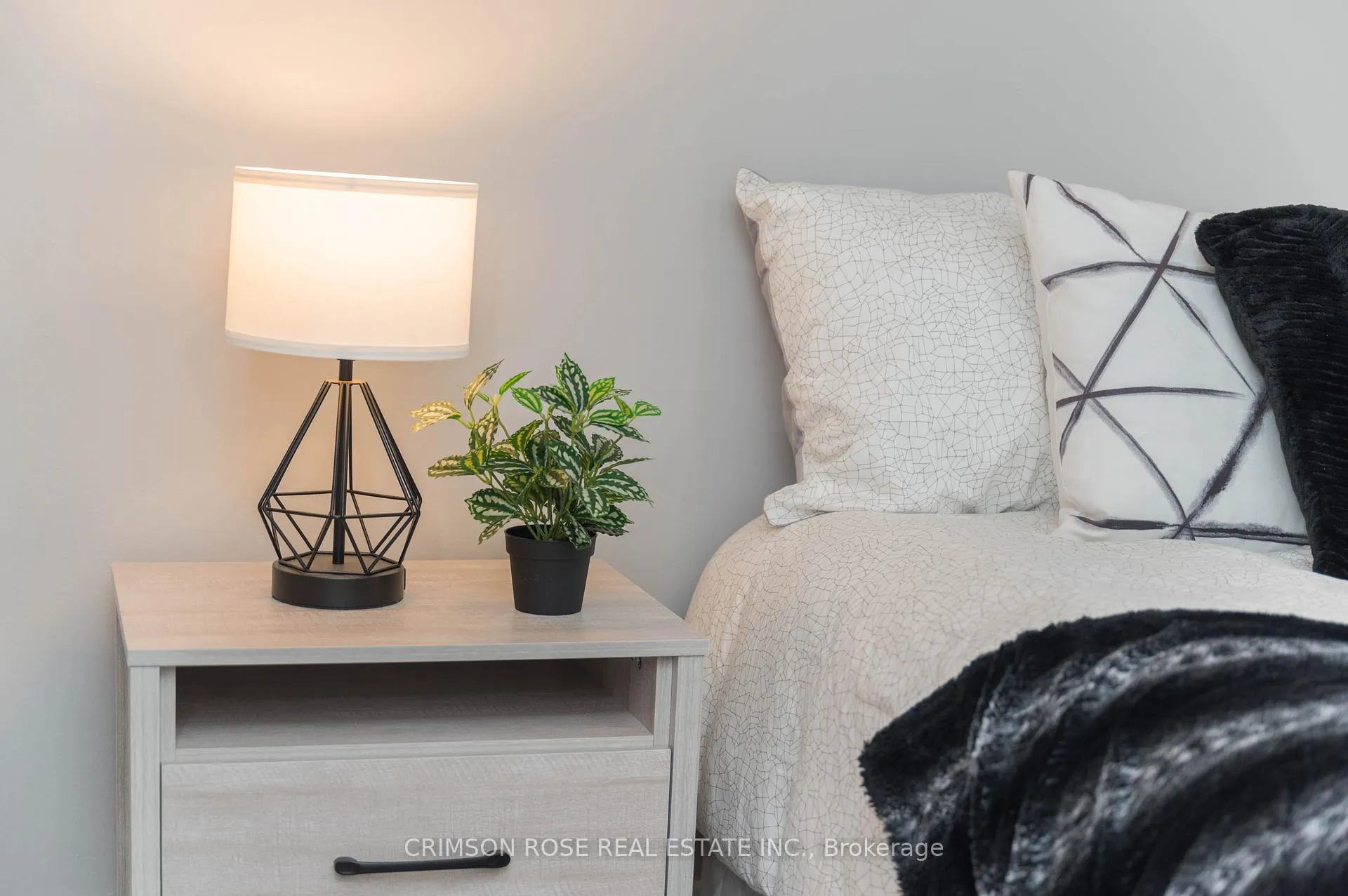 Photo 14 of 11 Bonavem Drive, St. Catharines, Fairview — HOMEH