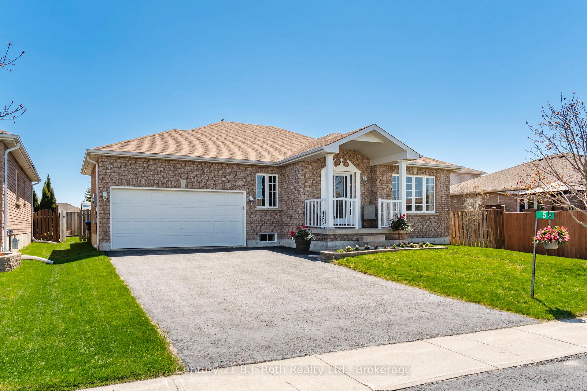 Photo 2 of 5 Knox Drive, Springwater, Elmvale — HOMEH