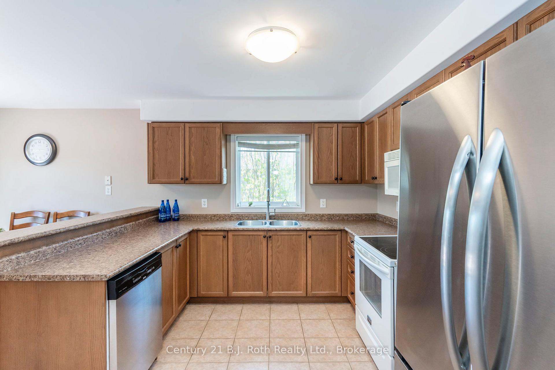 Photo 6 of 5 Knox Drive, Springwater, Elmvale — HOMEH