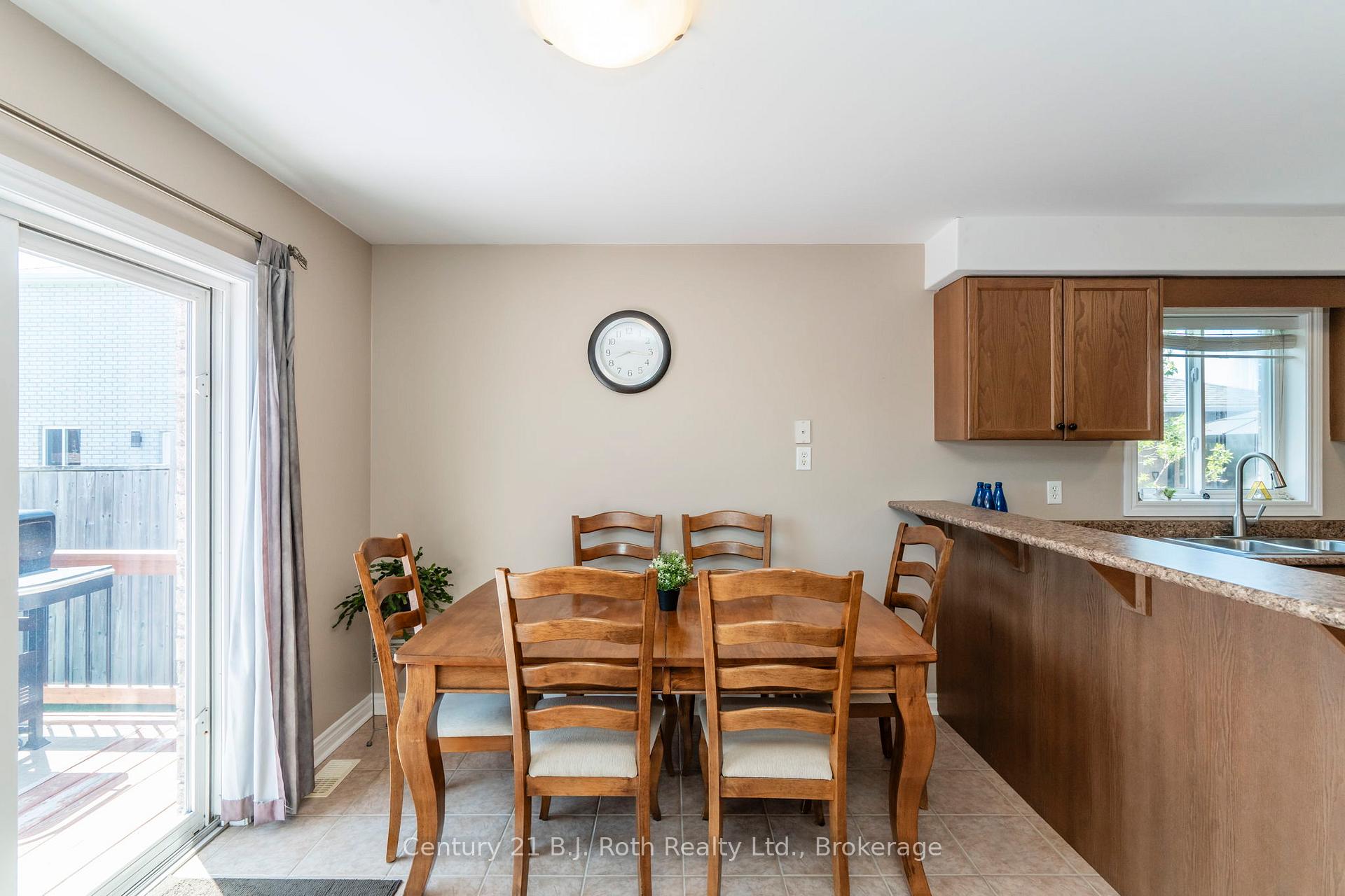 Photo 8 of 5 Knox Drive, Springwater, Elmvale — HOMEH
