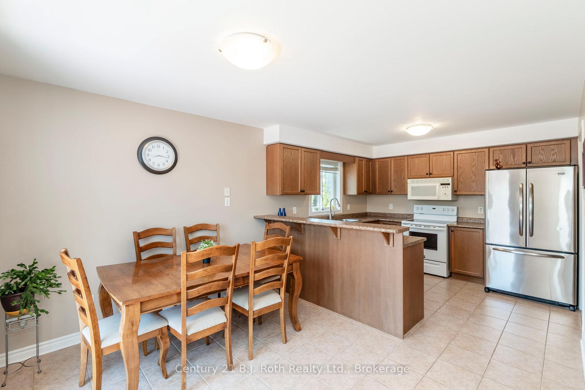 Photo 9 of 5 Knox Drive, Springwater, Elmvale — HOMEH