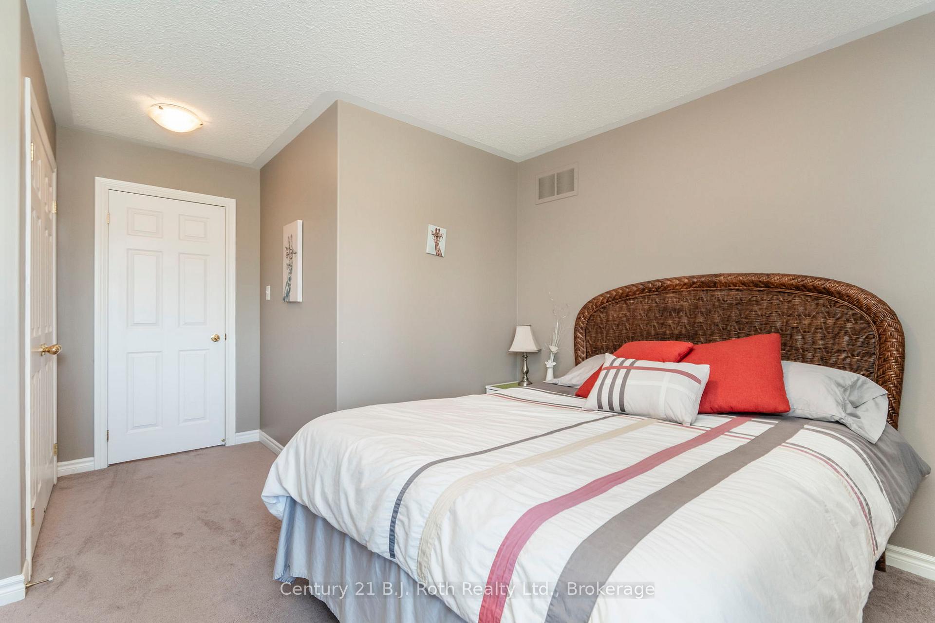 Photo 19 of 5 Knox Drive, Springwater, Elmvale — HOMEH