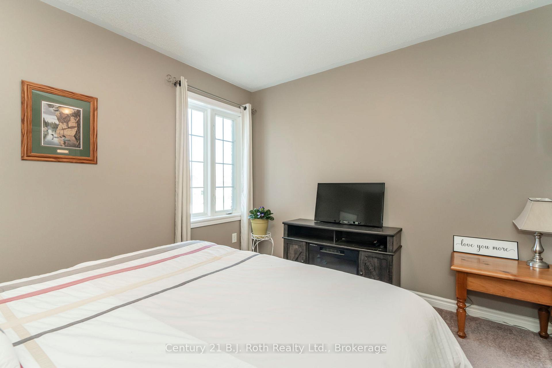 Photo 20 of 5 Knox Drive, Springwater, Elmvale — HOMEH