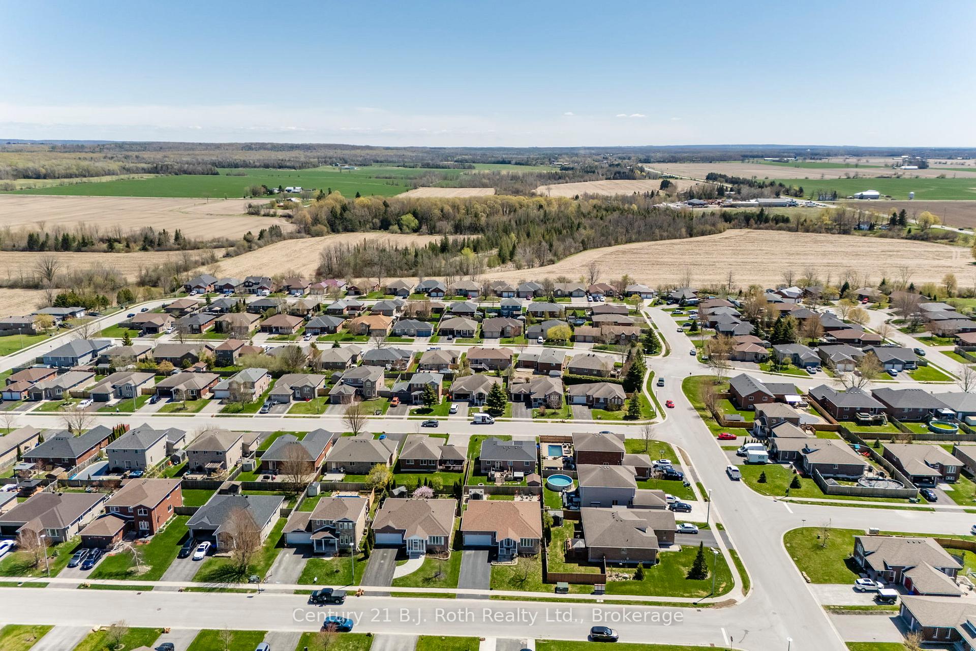 Photo 35 of 5 Knox Drive, Springwater, Elmvale — HOMEH