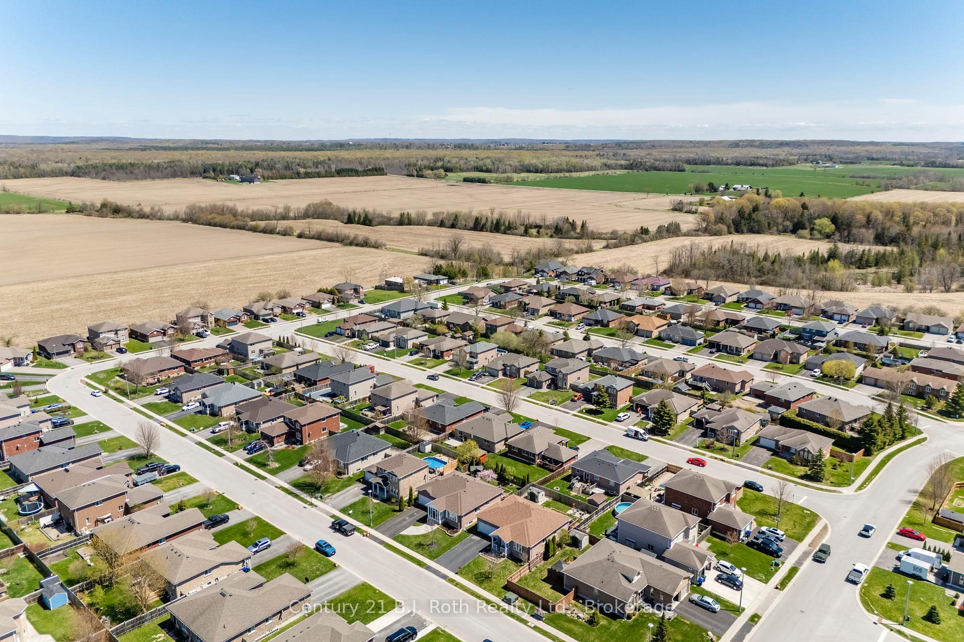 Photo 36 of 5 Knox Drive, Springwater, Elmvale — HOMEH