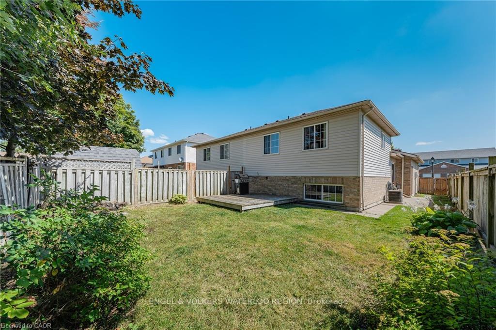 Front of 181 Walsh Crescent