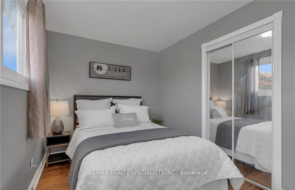 Photo 10 of Unit (Upper), 8 Allanburg Road, St. Catharines, Burleigh Hill — HOMEH