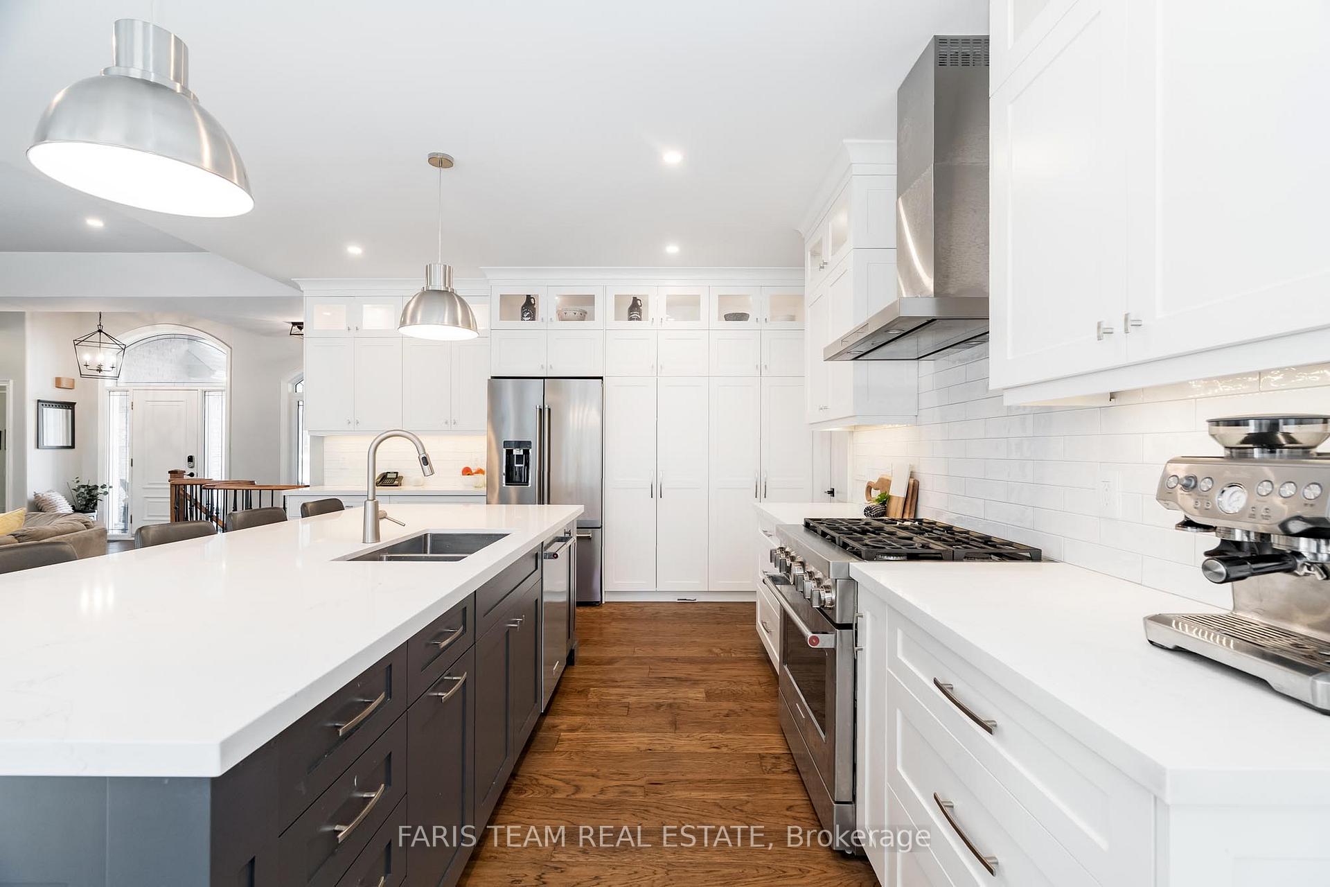Photo 5 of 15 Laddie Lane, Springwater, Anten Mills — HOMEH