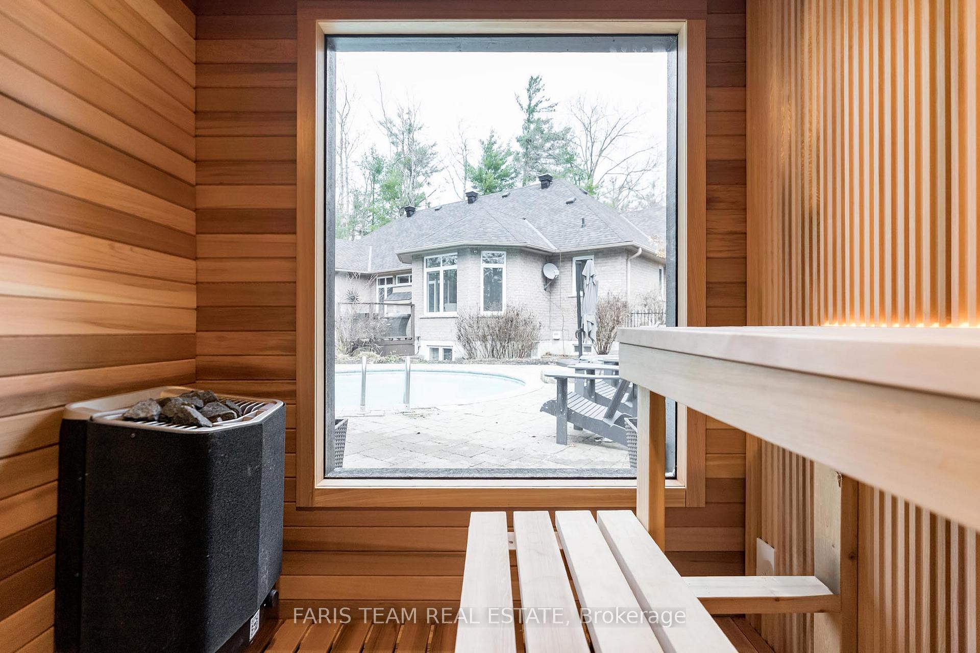 Photo 33 of 15 Laddie Lane, Springwater, Anten Mills — HOMEH