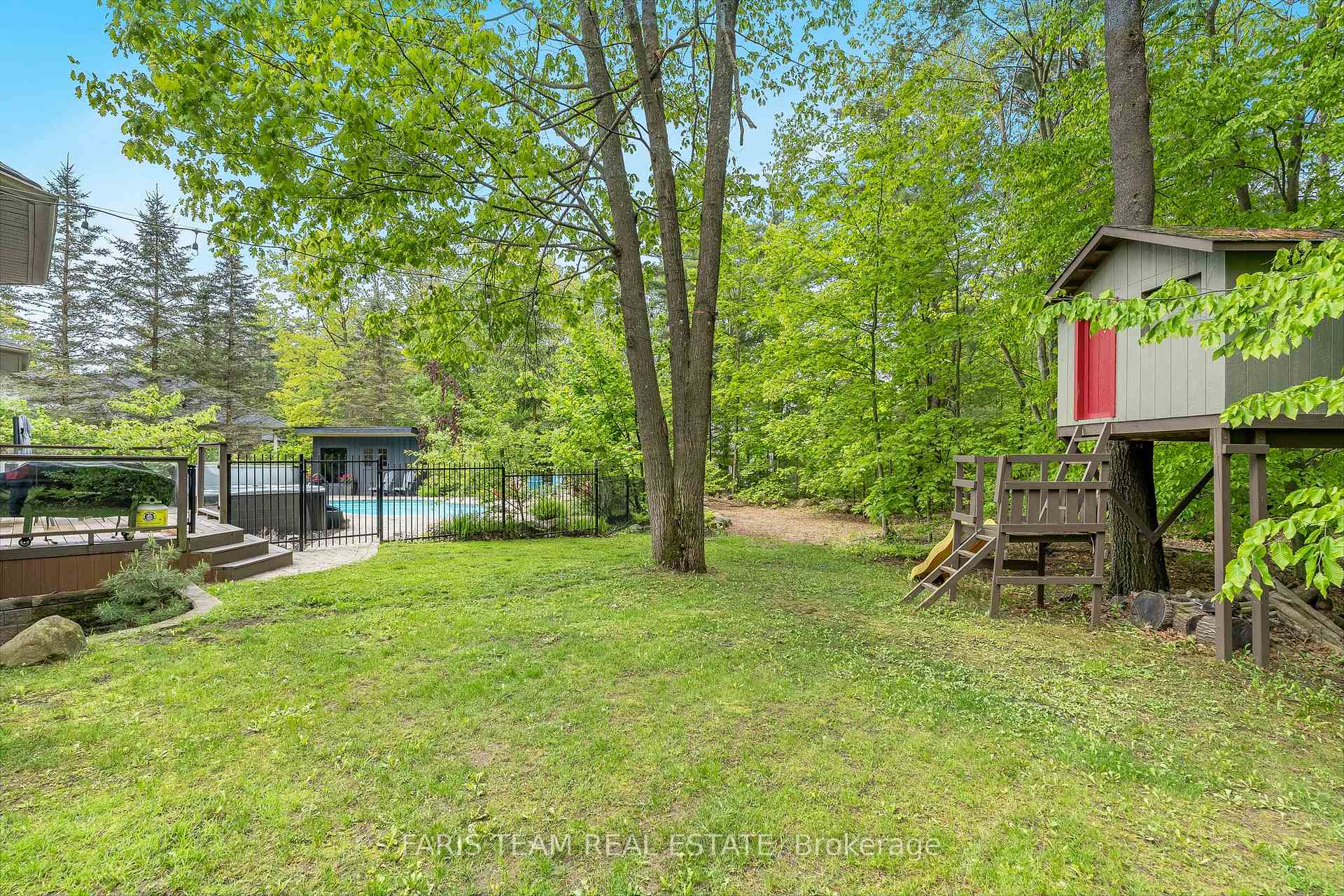 Photo 35 of 15 Laddie Lane, Springwater, Anten Mills — HOMEH