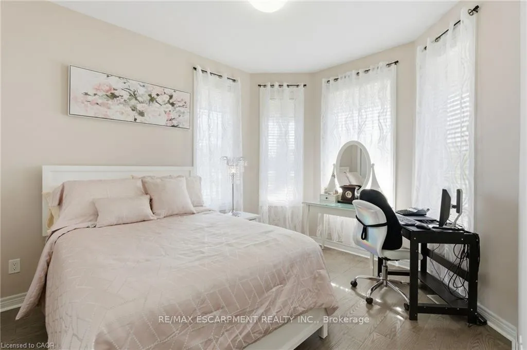 Photo 5 of 4 Ellis Avenue, St. Catharines, Oakdale — HOMEH