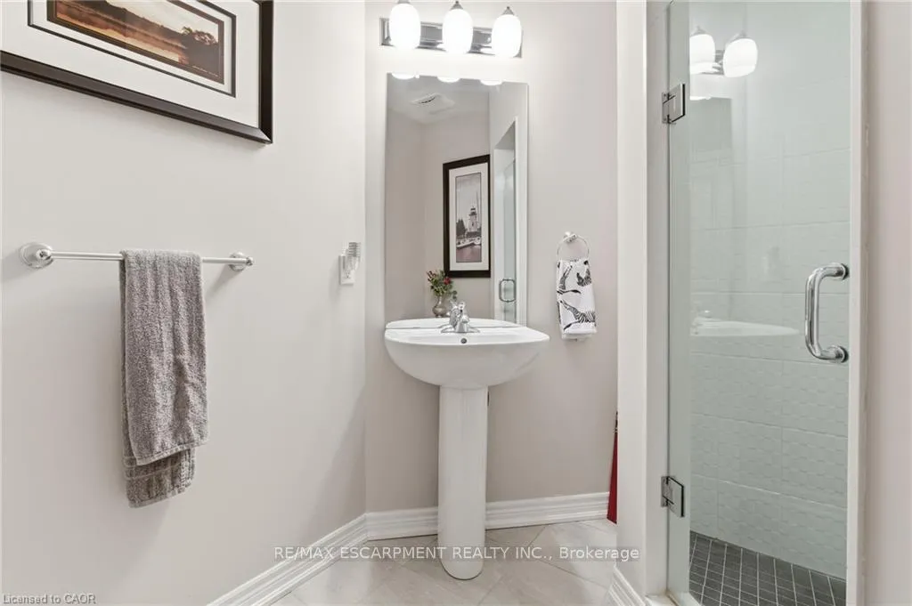Photo 7 of 4 Ellis Avenue, St. Catharines, Oakdale — HOMEH
