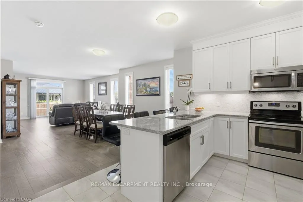 Photo 10 of 4 Ellis Avenue, St. Catharines, Oakdale — HOMEH