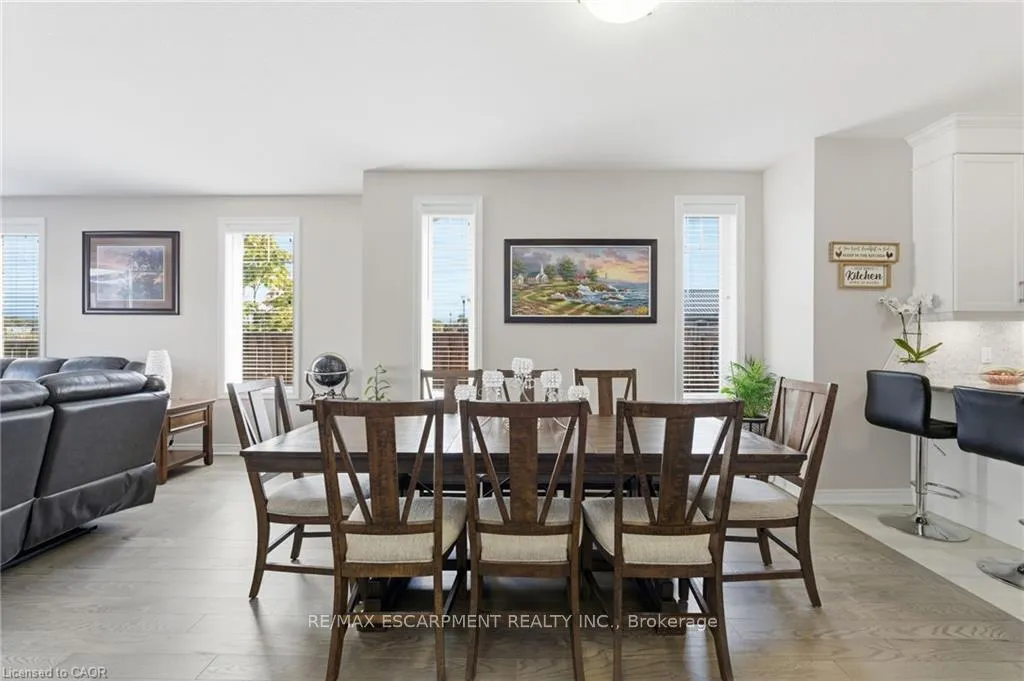 Photo 12 of 4 Ellis Avenue, St. Catharines, Oakdale — HOMEH