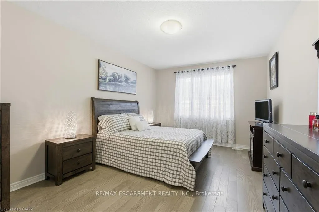 Photo 18 of 4 Ellis Avenue, St. Catharines, Oakdale — HOMEH