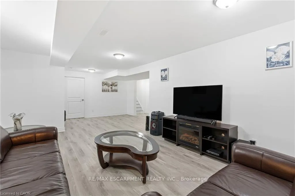 Photo 25 of 4 Ellis Avenue, St. Catharines, Oakdale — HOMEH