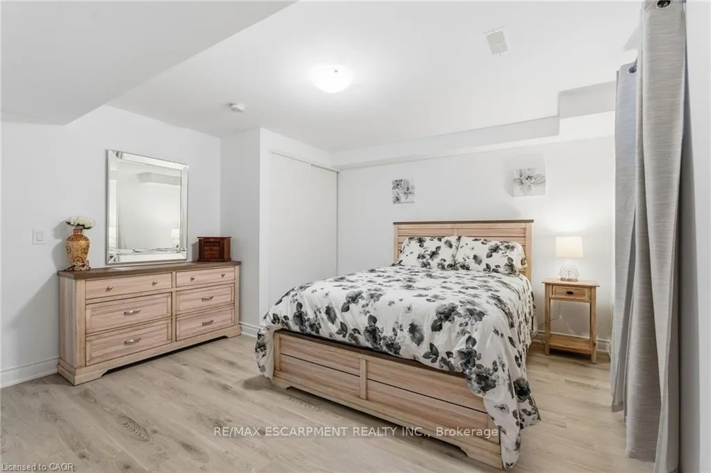Photo 26 of 4 Ellis Avenue, St. Catharines, Oakdale — HOMEH