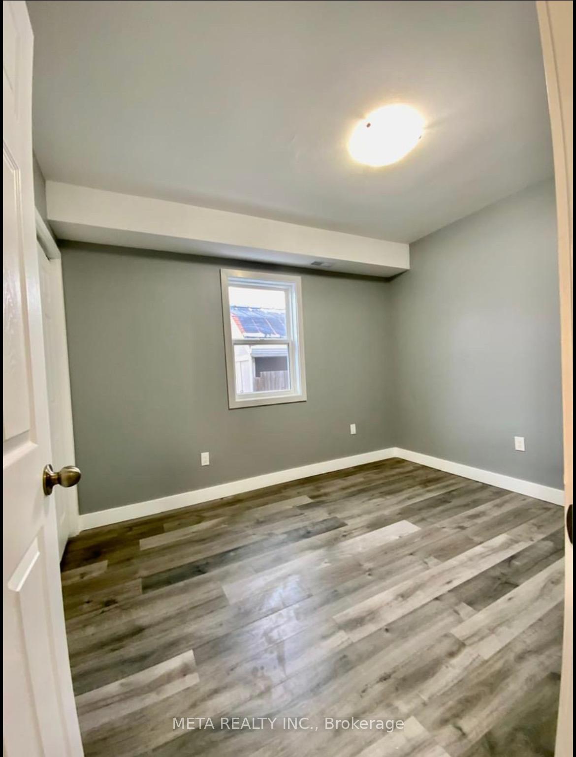 Photo 3 of Unit 2, 1 Bloomfield Avenue, St. Catharines, Secord Woods — HOMEH